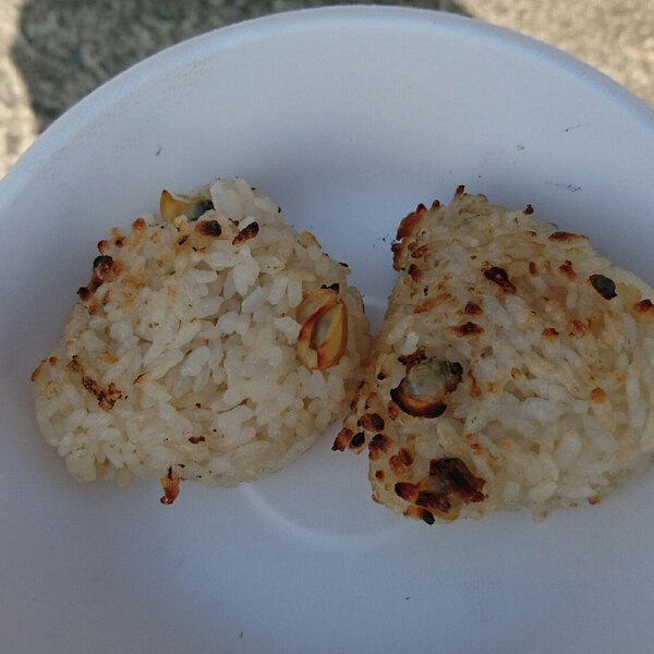 bbqで アサリの焼きおにぎり レシピ 作り方 By Na0k0mm 楽天レシピ bbqで アサリの焼きおにぎり レシピ 作り方 By Na0k0mm 楽天レシピ